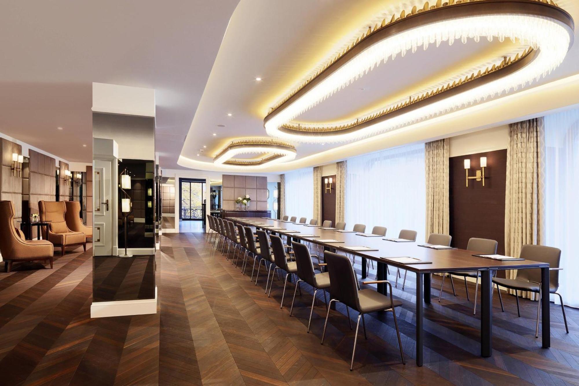 Hotel Bristol, A Luxury Collection Hotel, Varşovia Exterior foto The boardroom at the London Business School