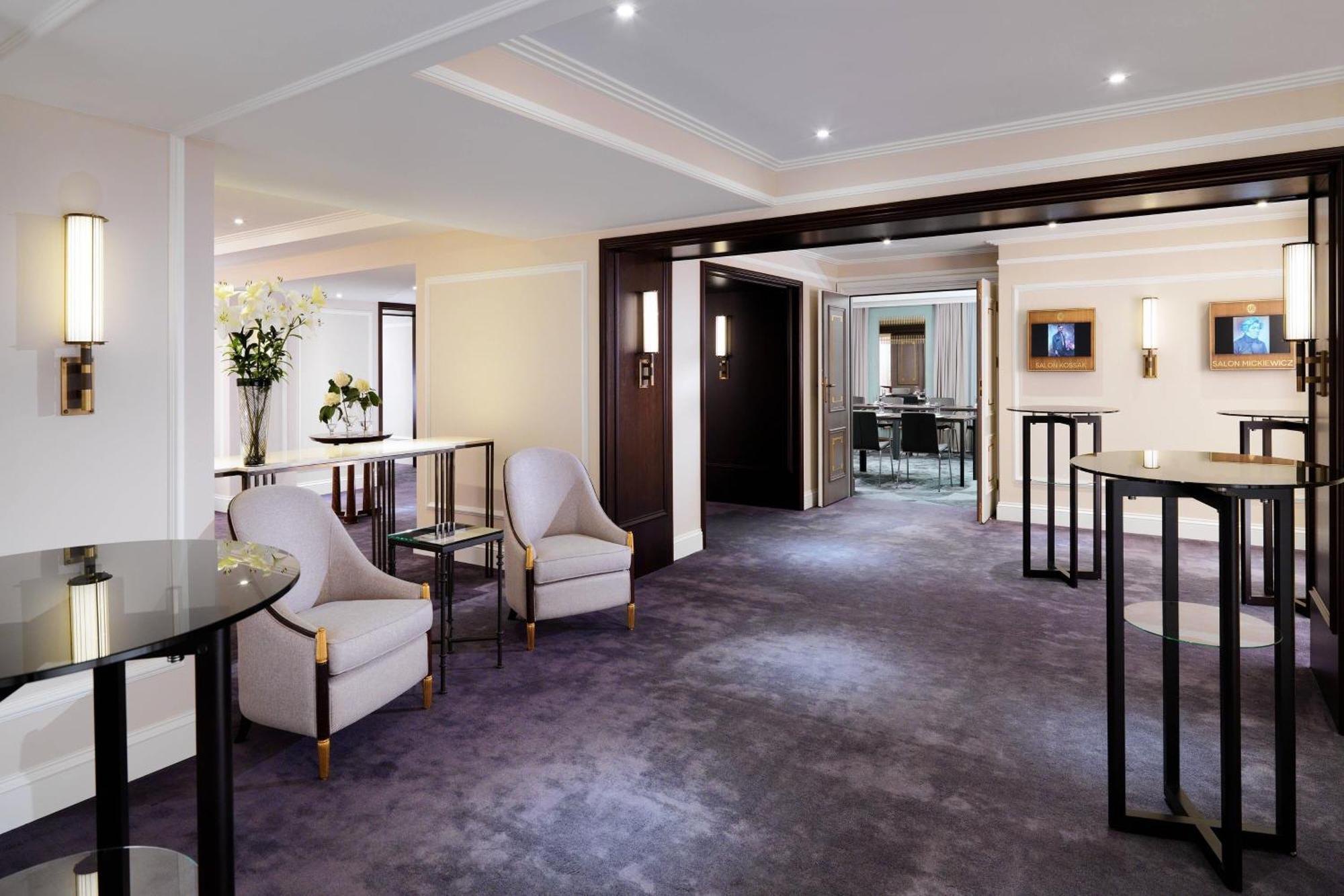 Hotel Bristol, A Luxury Collection Hotel, Varşovia Exterior foto The Club at London Heathrow Airport