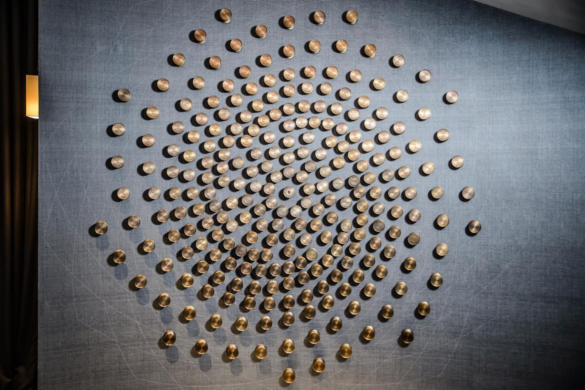 Hotel Bristol, A Luxury Collection Hotel, Varşovia Exterior foto The 100-year-old gold coins